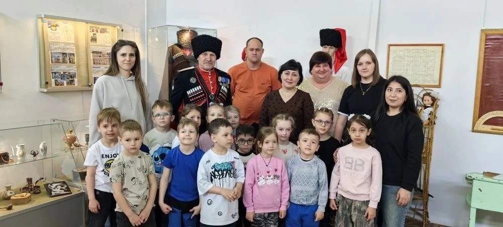 Ребята старшей группы «Сказка» посетили Светлоградский краеведческий музей им. И. М. Со...