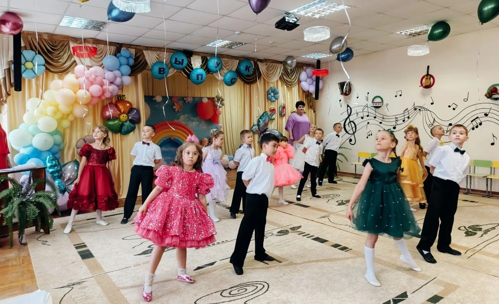 29 мая торжественно и трогательно прошел выпускной праздник в группе "Смешарики".
 Этот день стал по