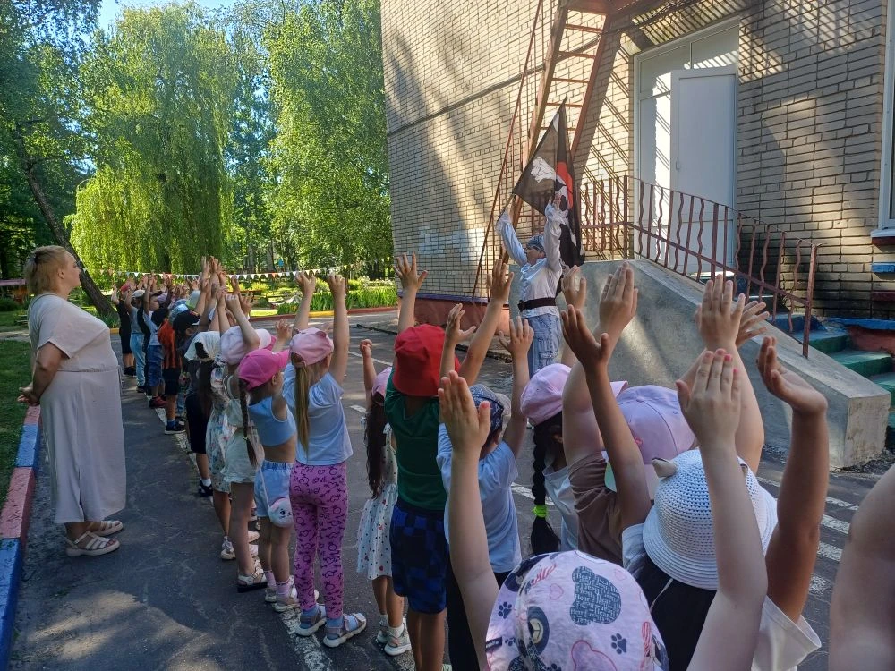 🦜🏴‍☠Сегодня в нашем детском саду развернулись настоящие баталии! Две отважные команды — суровые «П