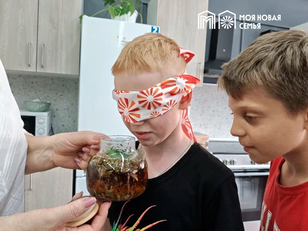 А не выпить ли нам чаю?