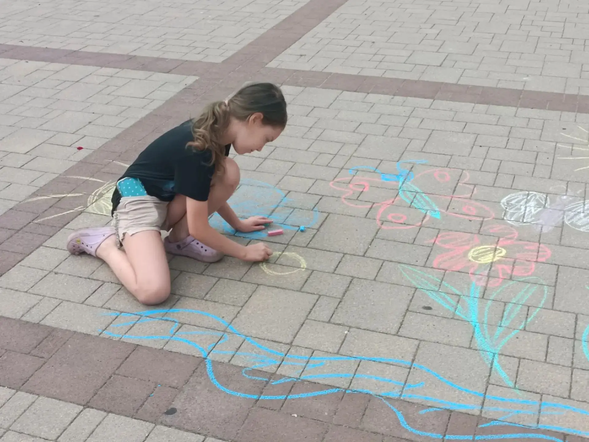 🎨🖍️День рисования на асфальте отмечается 16 июля – это  международный праздник, посвященный творче