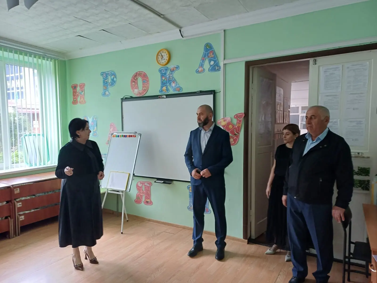 В преддверии нового учебного года глава сельского поселения Атажукино А. М. Молов вмест...