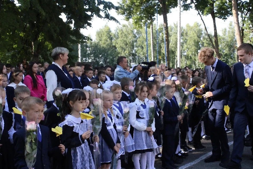 Сегодня в Ишеевском многопрофильном лицее прошла торжественная линейка, посвящённая Дню...