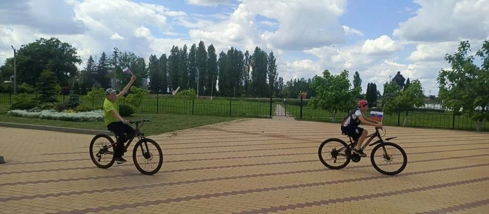 Сегодняшний день в нашем лагере был посвящен самому главному празднику – Дню России! Наши юные патри