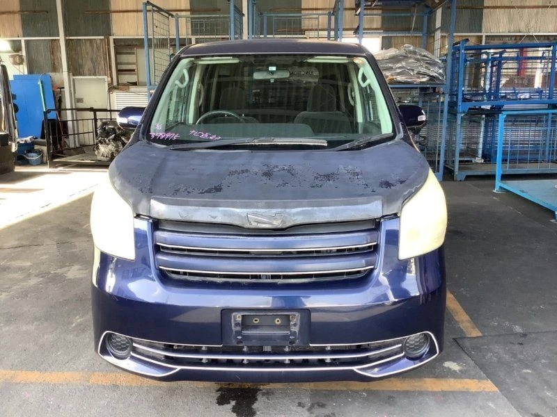 🚘TOYOTA NOAH ZRR70G