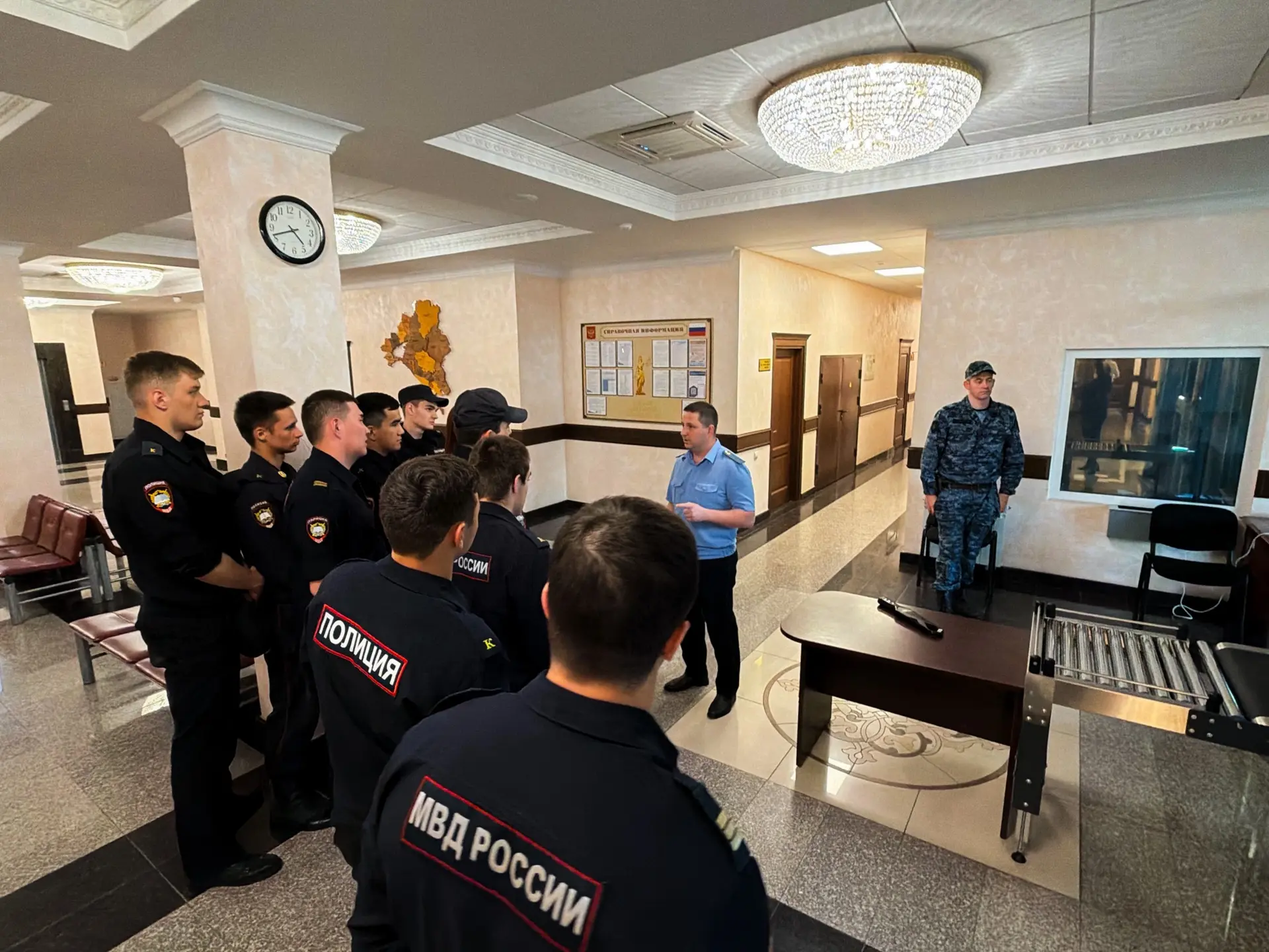 Череду встреч с будущими юристами завершил Южный окружной военный суд на период лета

Завершающей вс