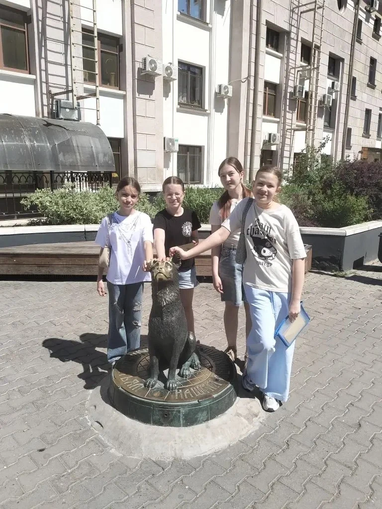 🥳 Городской детектив: 5 «В» на страже истории Оренбурга!  Сегодня наш 5 «В» класс вместе с классным 