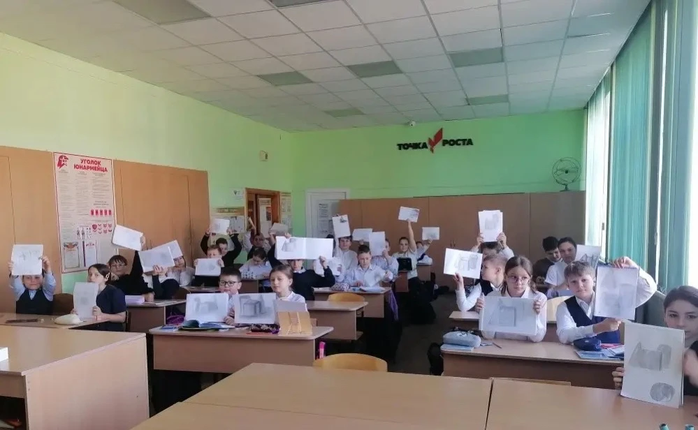 🎨📐Шедевры под линейку  Часто ли вам говорили, что математика — это скучно? А вот и нет! Наши пятикла