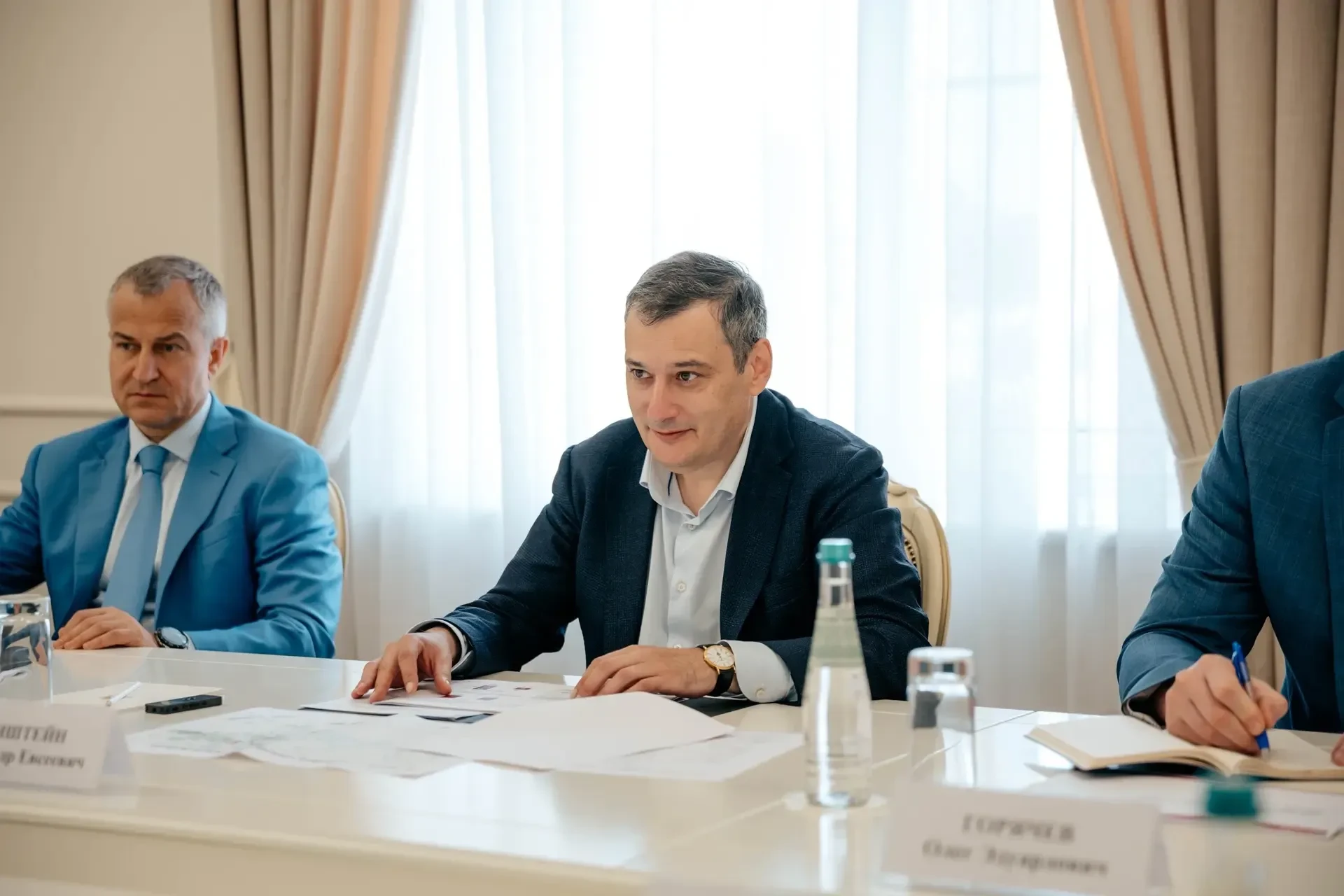 🤝 Александр Хинштейн провёл рабочую встречу с руководством «Лукойла»

Главными темами обсуждения ст