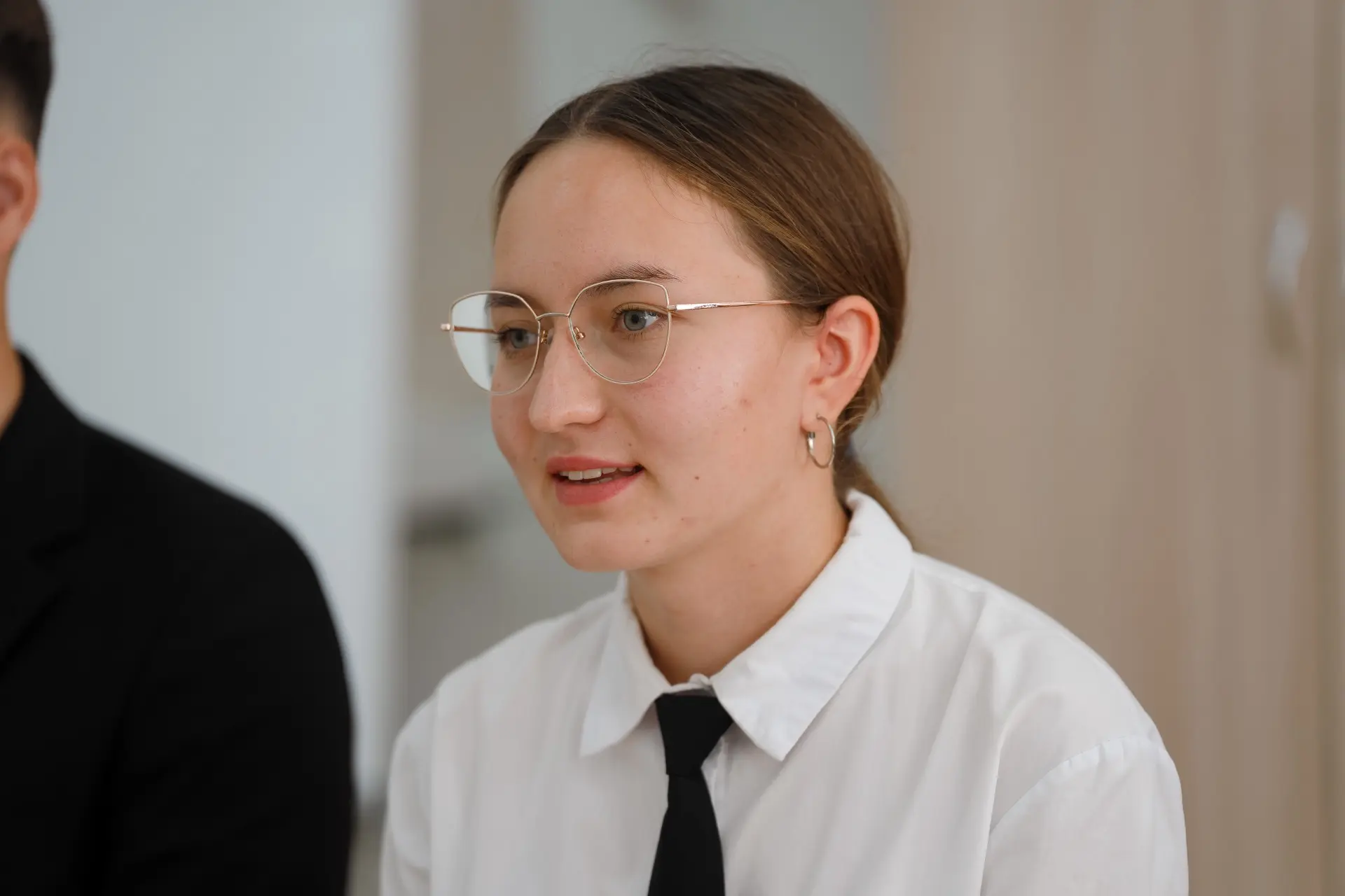 Неделя августовских конференций в республике началась со встречи с педагогами и выпускн...