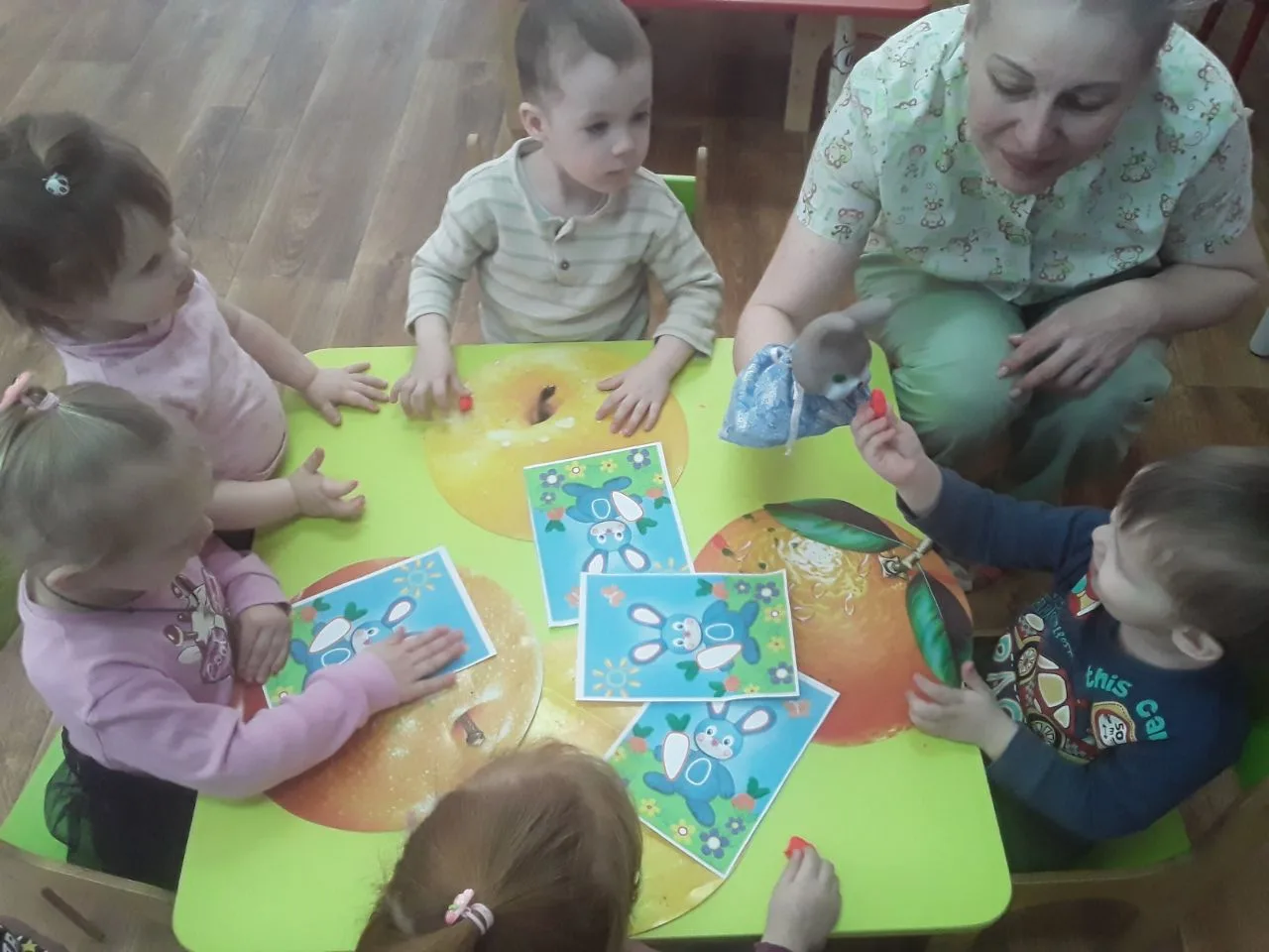 "Зайка и морковка"