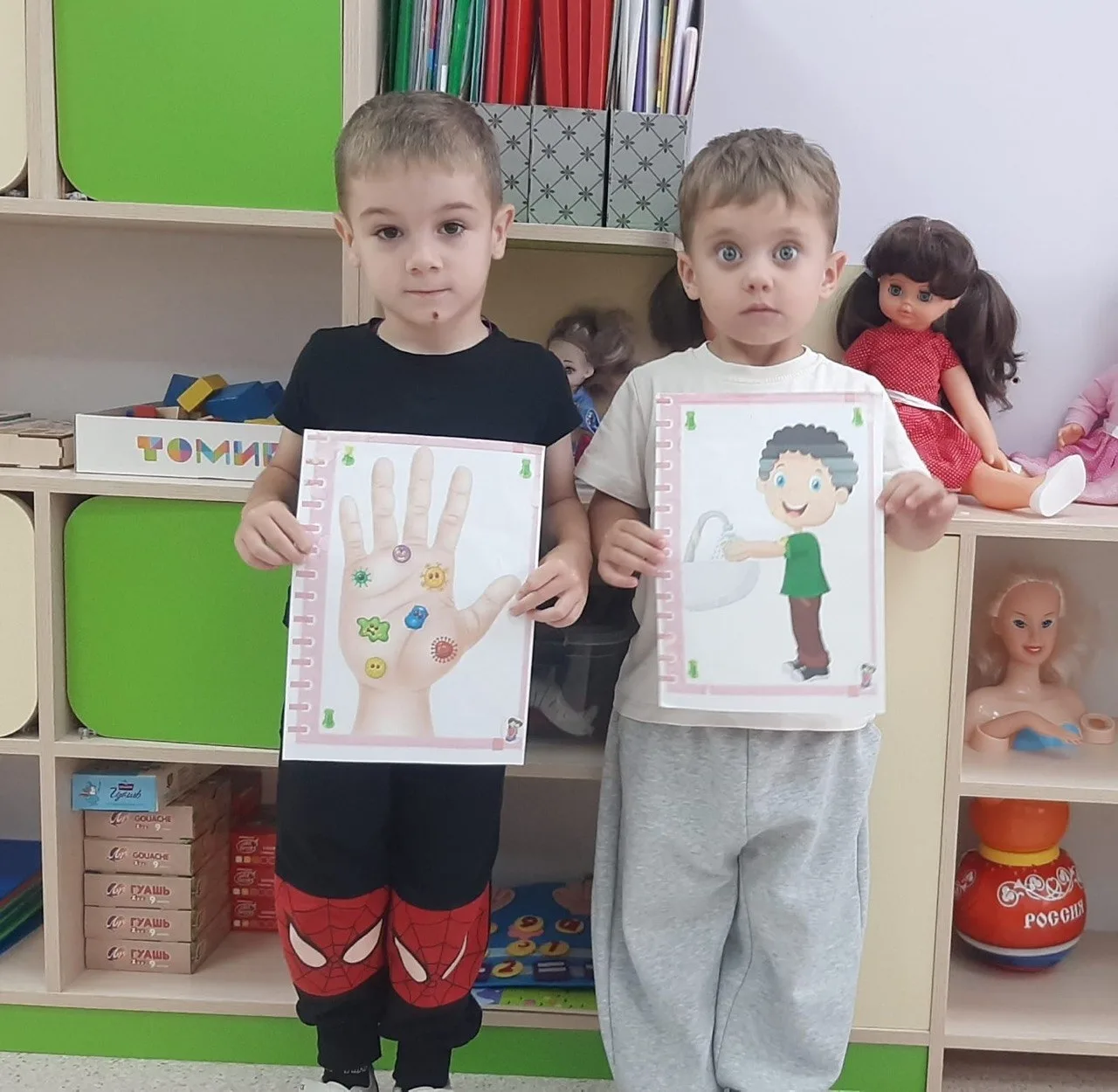 🧼 Чистые ладошки - здоровые крошки!🧼

💦Сегодня в  младшей группе "Барсы"  прошел настоящий день ч