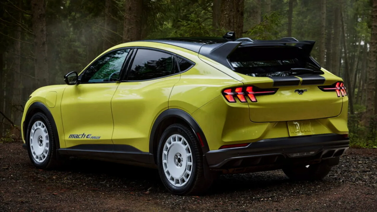 Ford отзовёт 86,5 тыс. Mustang Mach-E из-за риска отрыва внешней отделки

Ford отзывает 86,5 тыс. Mu