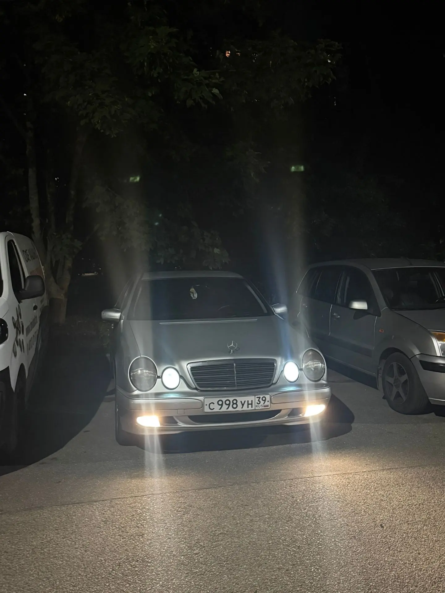 Продам Мерс w210 2000год (по документам также). 2.2 cdi дизель, на автоматической короб...