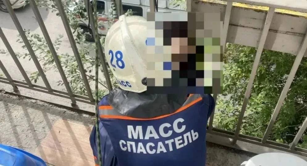 В Первомайском районе женщина повесилась на балконе