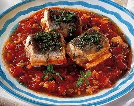 ТУШЕНАЯ РЫБА С ОВОЩАМИ