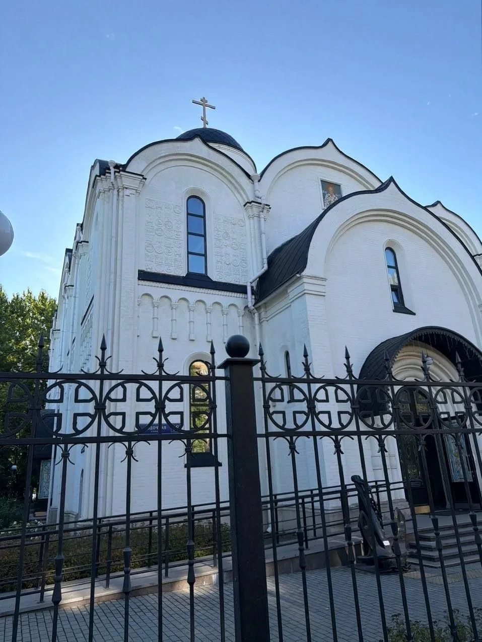 Территория у храма святителя Николая на Лодочной преобразилась. 👍