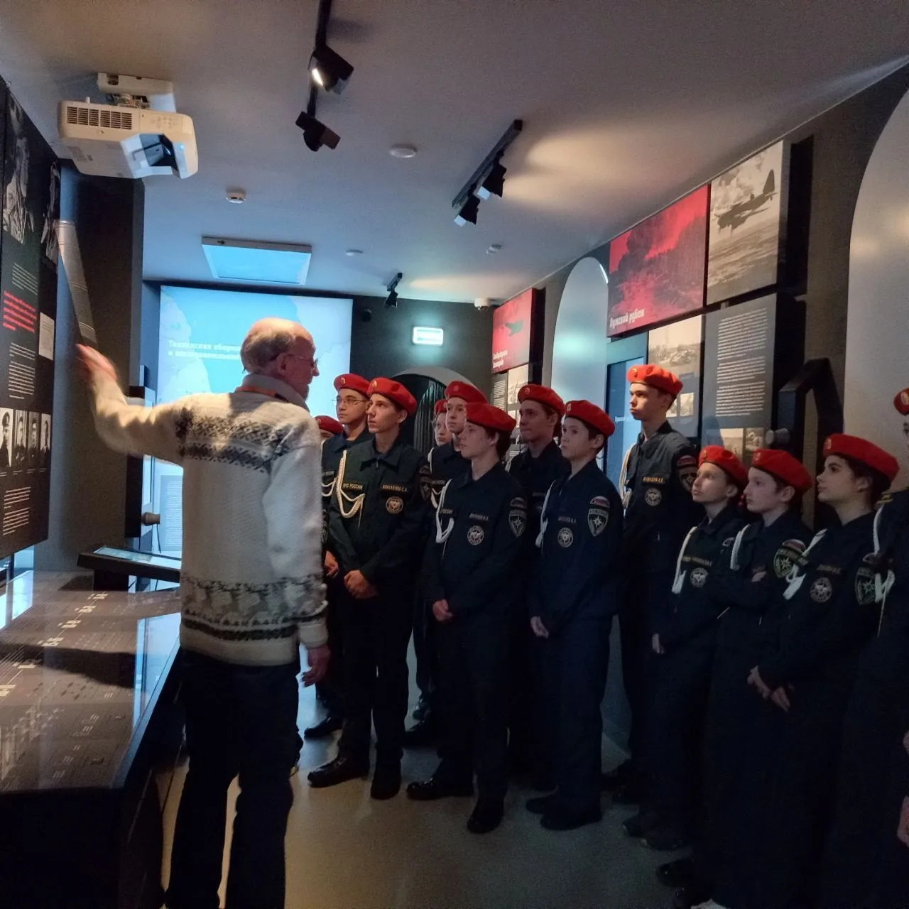 Кадеты МОУ «Ново – Девяткинская СОШ № 1»  посетили музейный комплекс «Дом авиаторов»   14 января 202