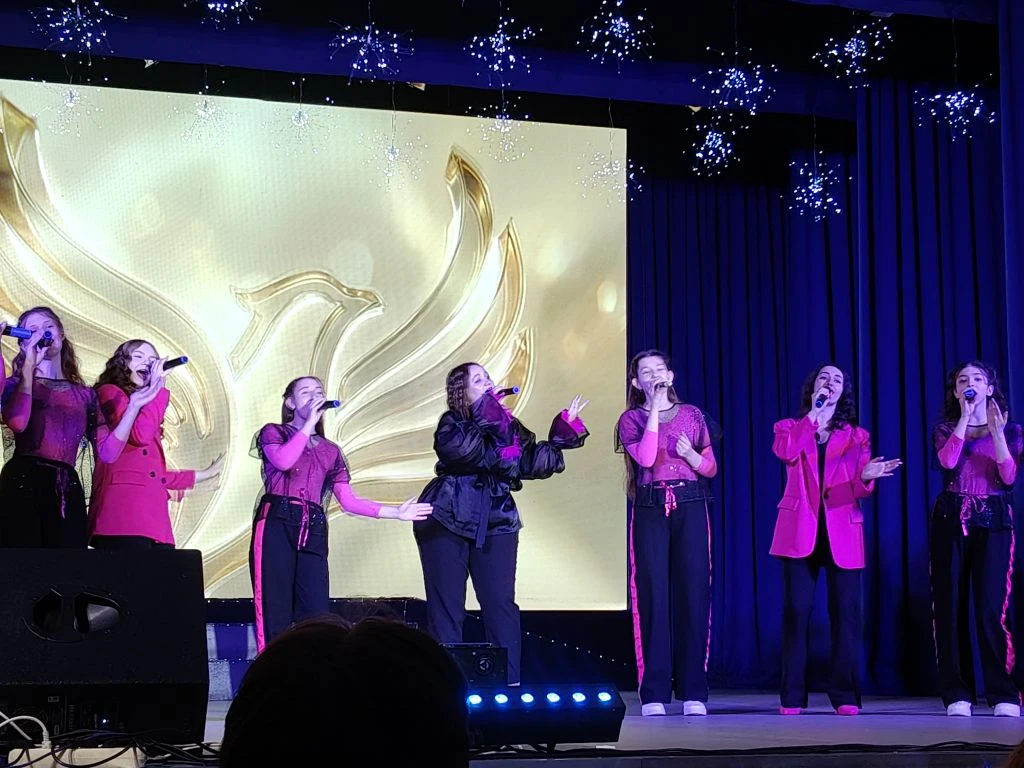 🎤✨ Сегодня в ЦДТ с большим  успехом прошёл концерт  «Фестиваль „Радуга. Расширяя  границы…“», посвящ