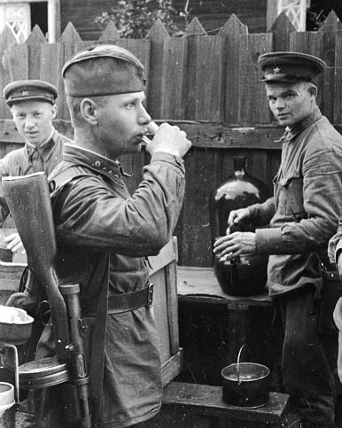 22 августа1941 года Иосиф Сталин подписал Постановление № ГКО-562с, установившее ежедне...
