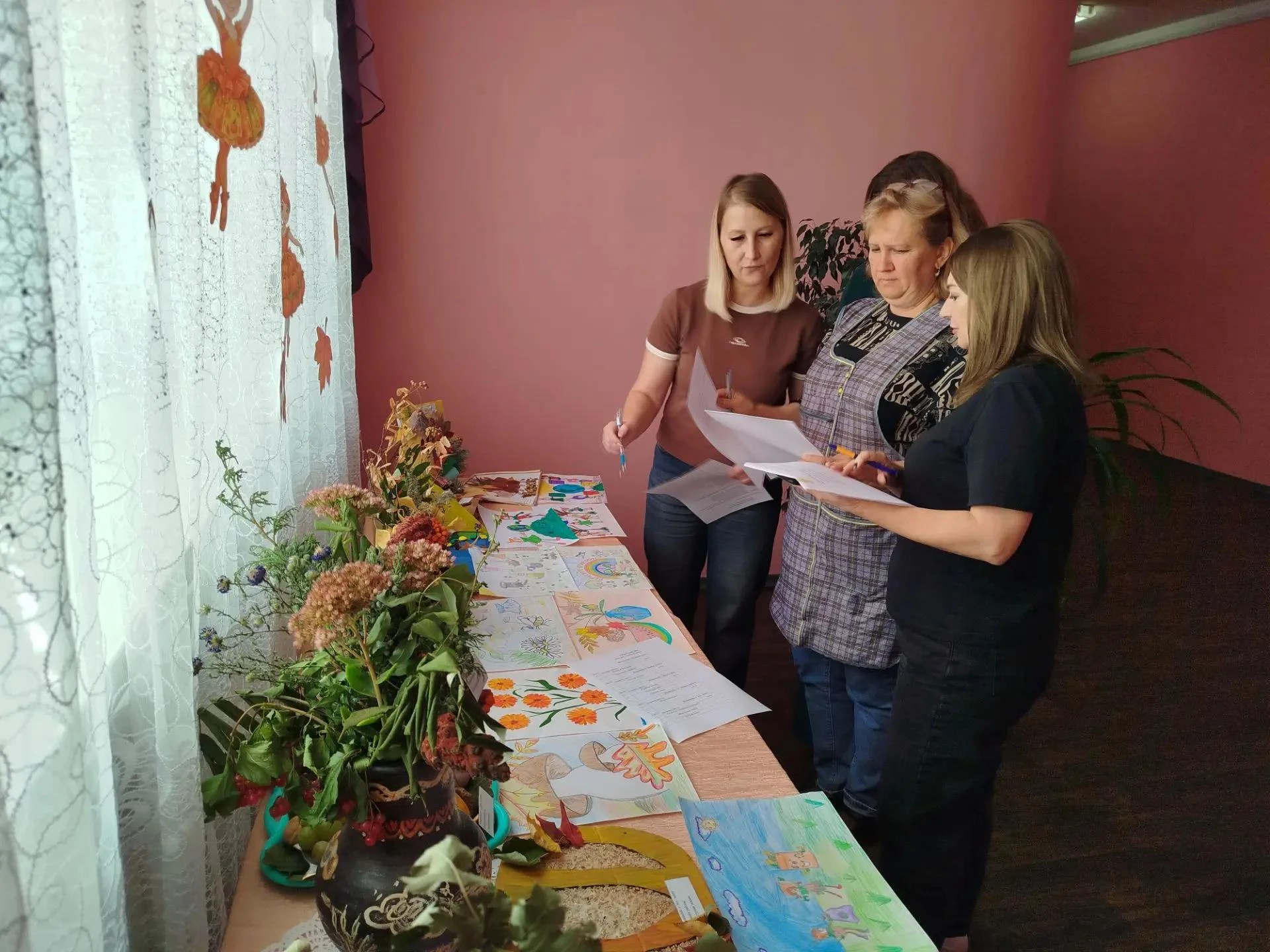 В филиале "ДСОД "Солнечный" в г. Котово состоялся яркий конкурс поделок «Золотая осень»...