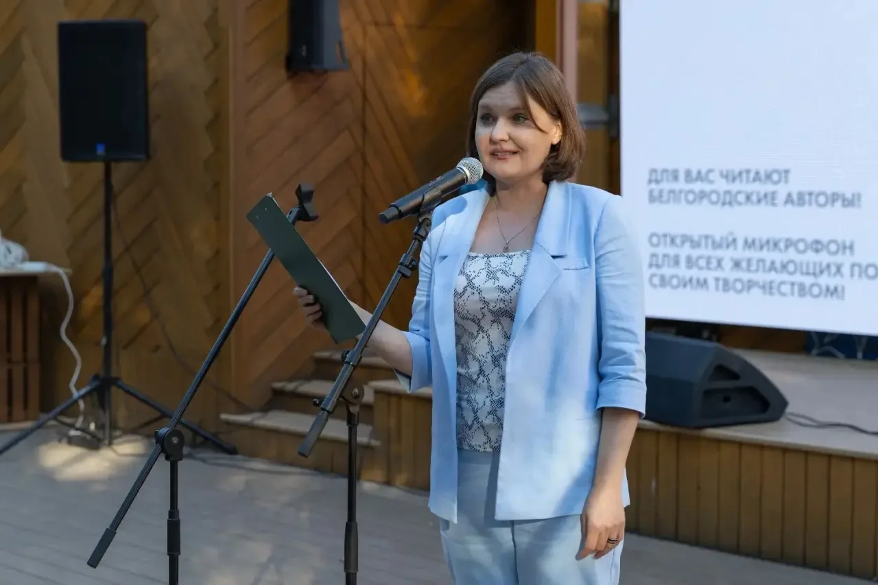 В летнем кинотеатре центрального парка культуры и отдыха состоялась поэтическая встреча «Право слова