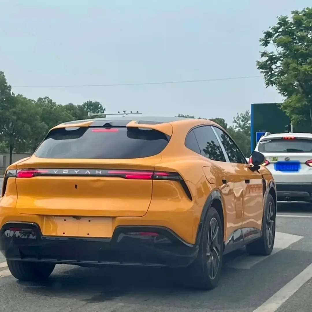 Новинка Voyah Passion S.
Конкуренты по дизайну Xiaomu YU7, Ferrari Purosangue.