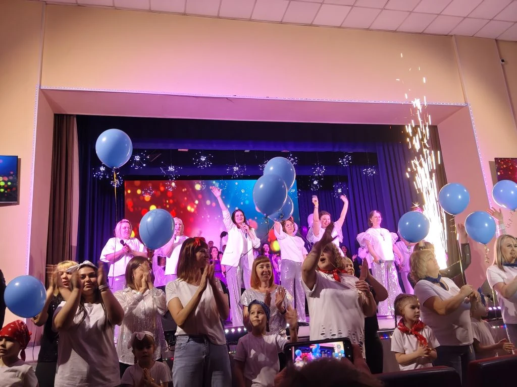 🎤✨ Сегодня в ЦДТ с большим  успехом прошёл концерт  «Фестиваль „Радуга. Расширяя  границы…“», посвящ