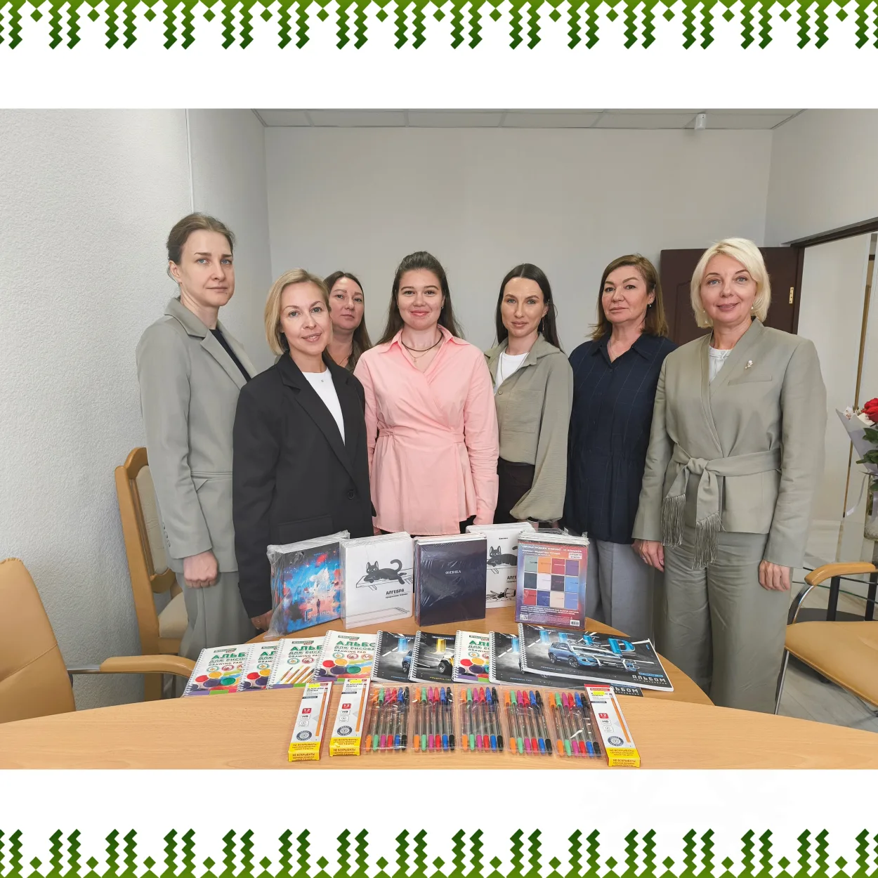 🎒📚 Сотрудники Управления образования города Югорска приняли участие в акции «Собери р...