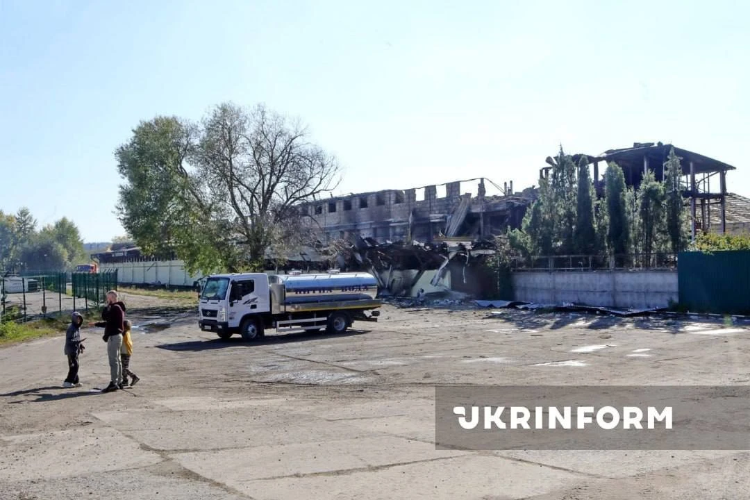 УкроСМИ публикуют фото последствий ночных ударов ВС РФ по Гостомелю