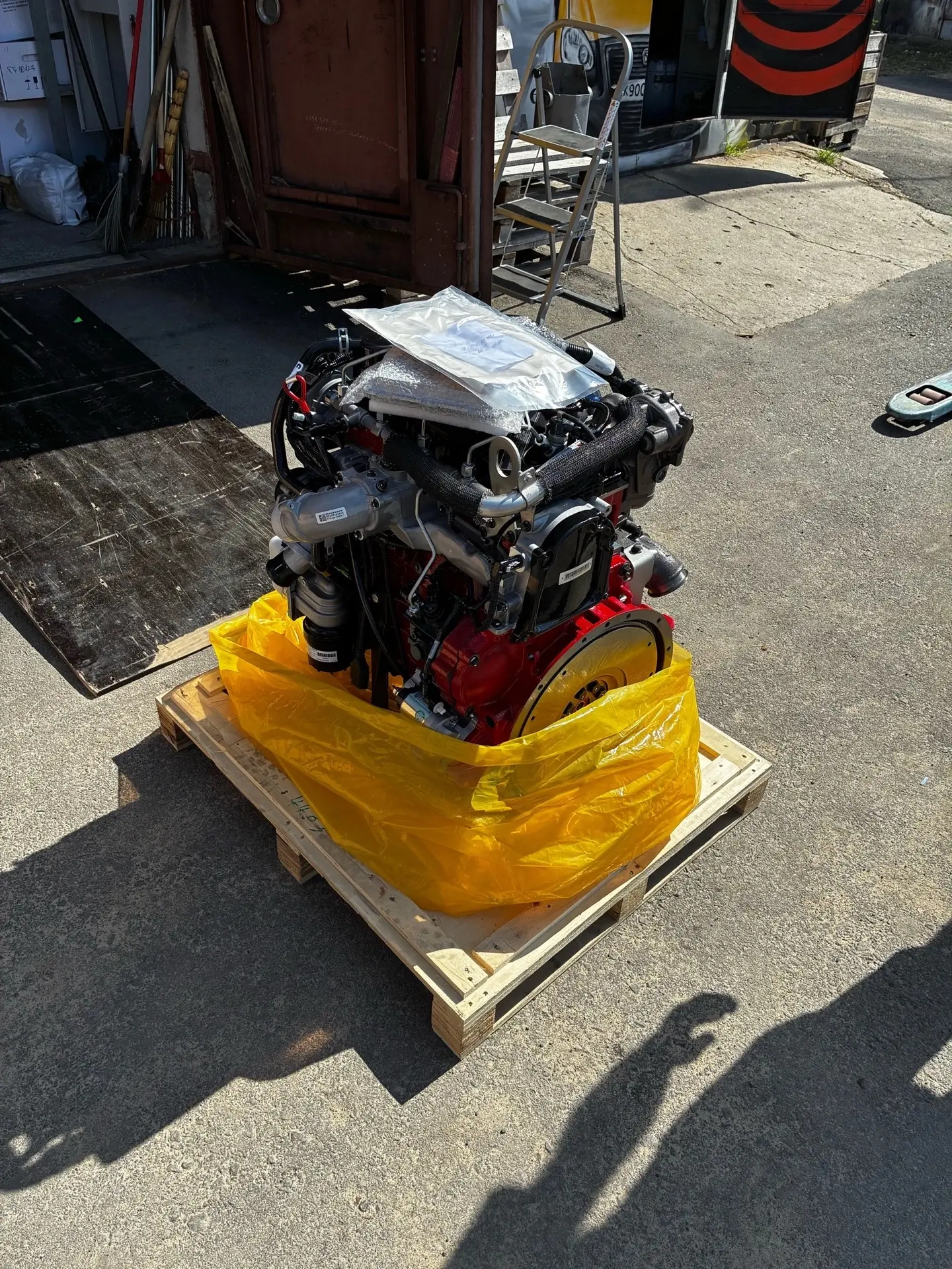 Помчался легенда трудится 💪 новенький Cummins isf 2.8 🤝