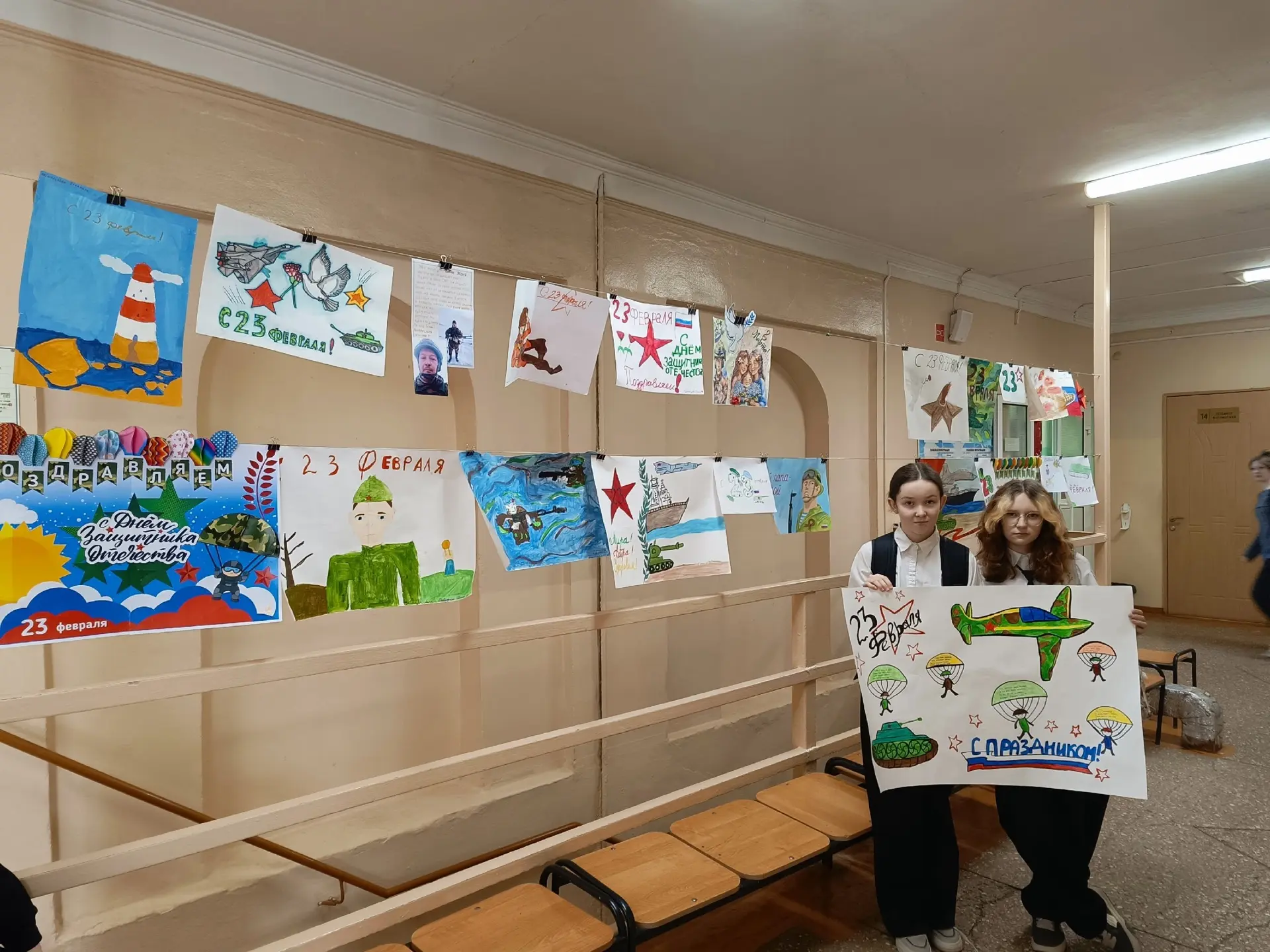 🎨🥈 Наши ребята подготовили замечательные праздничные плакаты ко Дню защитника Отечества — 23 февраля