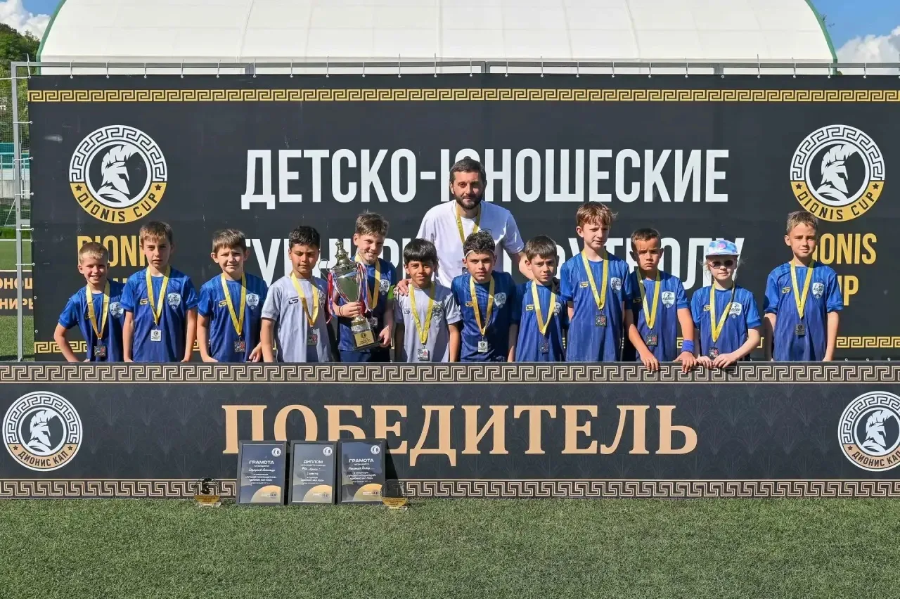 ⚽️ Поздравляем Феликса Аветисяна, ученика 3 «Е» класса, с отличным выступлением на турнире по футбол