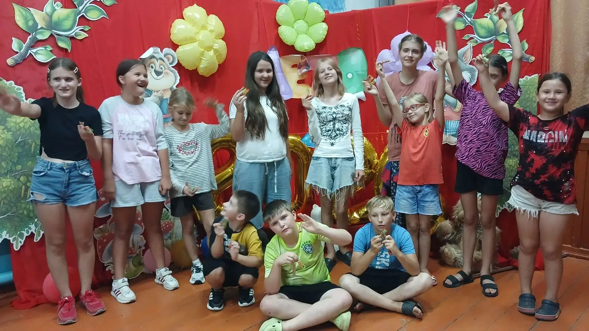 Сегодня в СК ст. Александровской начали игрою программу "Шире круг,"  прощании с летом,...