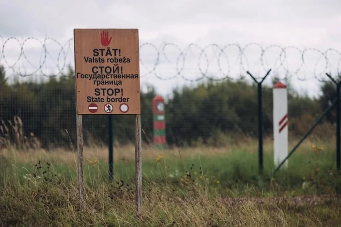 Особо дерзкие и агрессивные в масках напугали пограничников Латвии