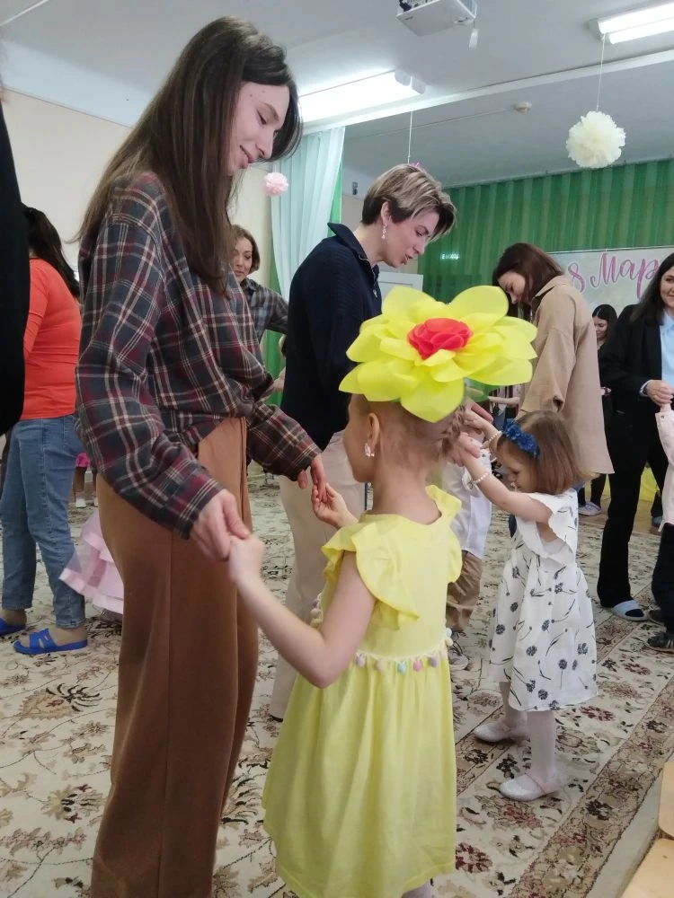 🌸 Дорогие мамочки и бабушки! 🌸  Сегодня мы в нашем детском саду отмечаем самый чудесный праздник – М