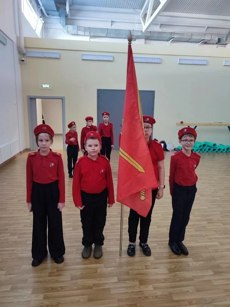 #юнармейскиеновости  🇷🇺Юнармейские отряды 3 и 8 музыкальных классов приняли участие в традиционном с