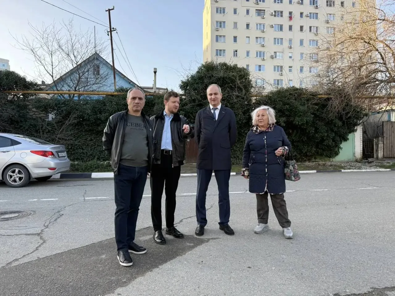 Вместе с депутатом Думы Кареном Ашотовичем Согомонян выехали осмотреть варианты благоус...