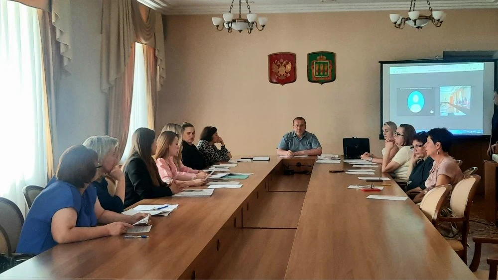 Заседание экспертно‑проверочной комиссии: итоги работы с архивными документами Пензенск...