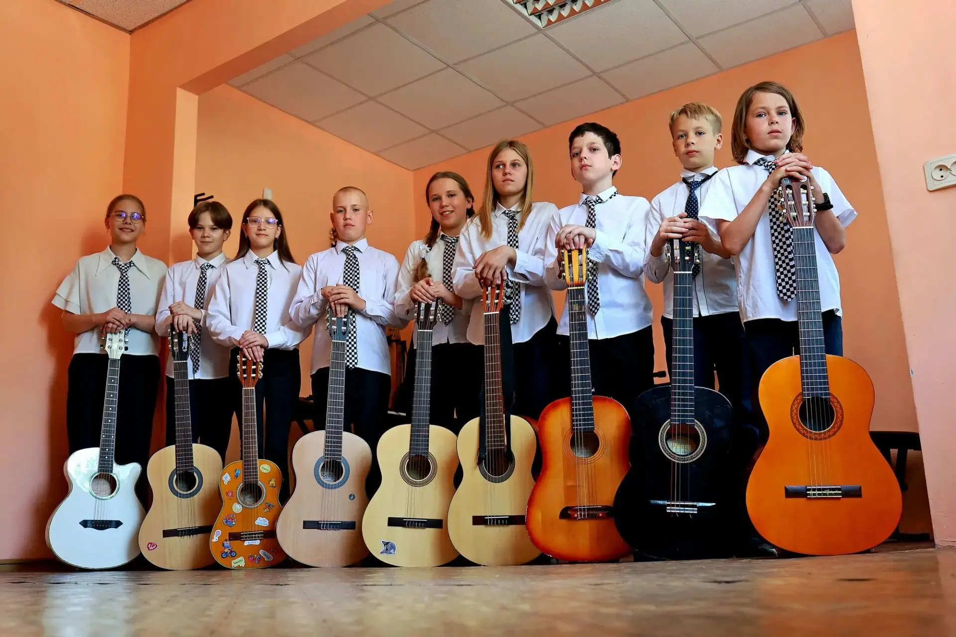 🎸 Откройте мир музыки вместе с нами!