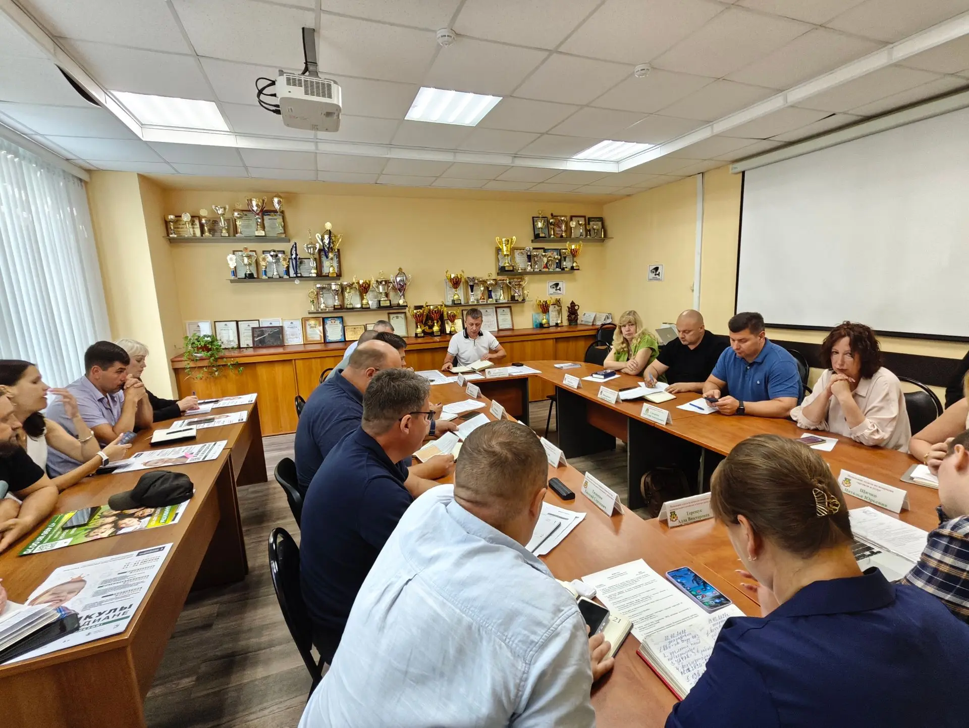 В понедельник, 27 июля, в Управе района Тёплый Стан состоялось еженедельное оперативное совещание по