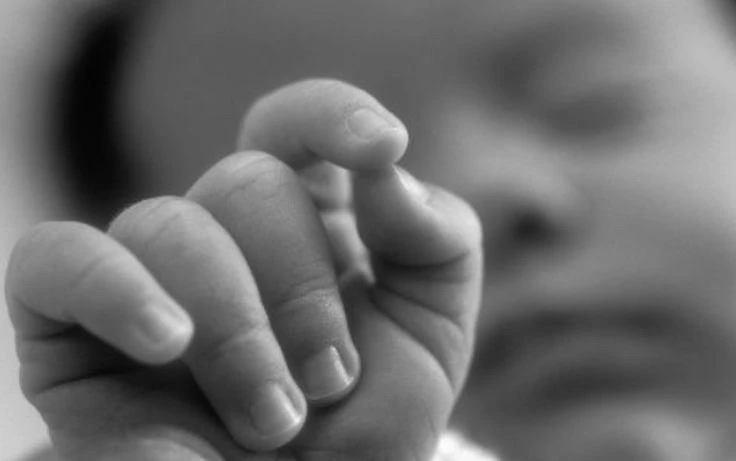 💔 Родители погибшего младенца не сдаются: дело закрыто, но они едут в Москву