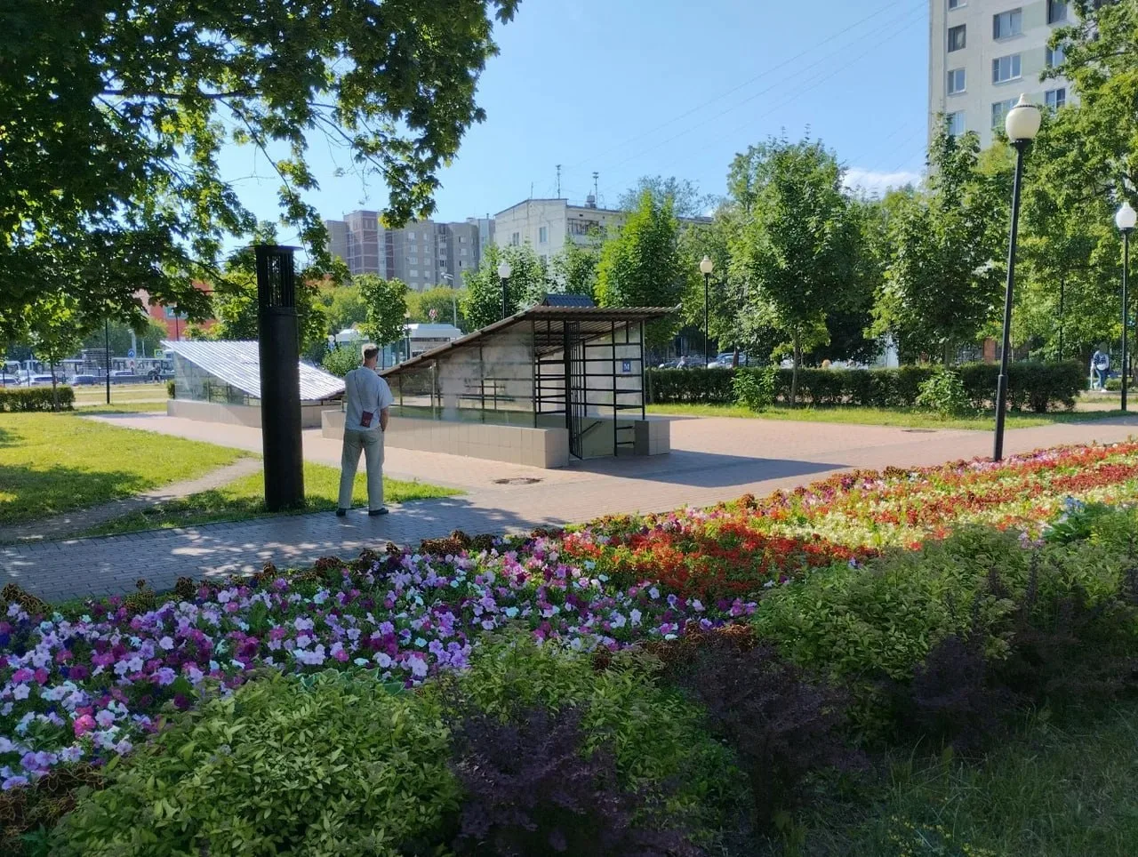 На Химкинском бульваре оборудован бесплатный общественный туалет.