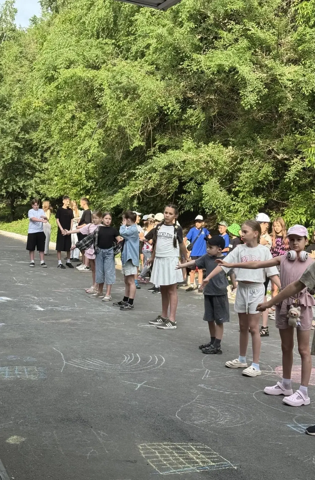 ☀️ День в лагере «Матрёшки»

🇷🇺 День традиционно начался с торжественной линейки: исполнения гимна
