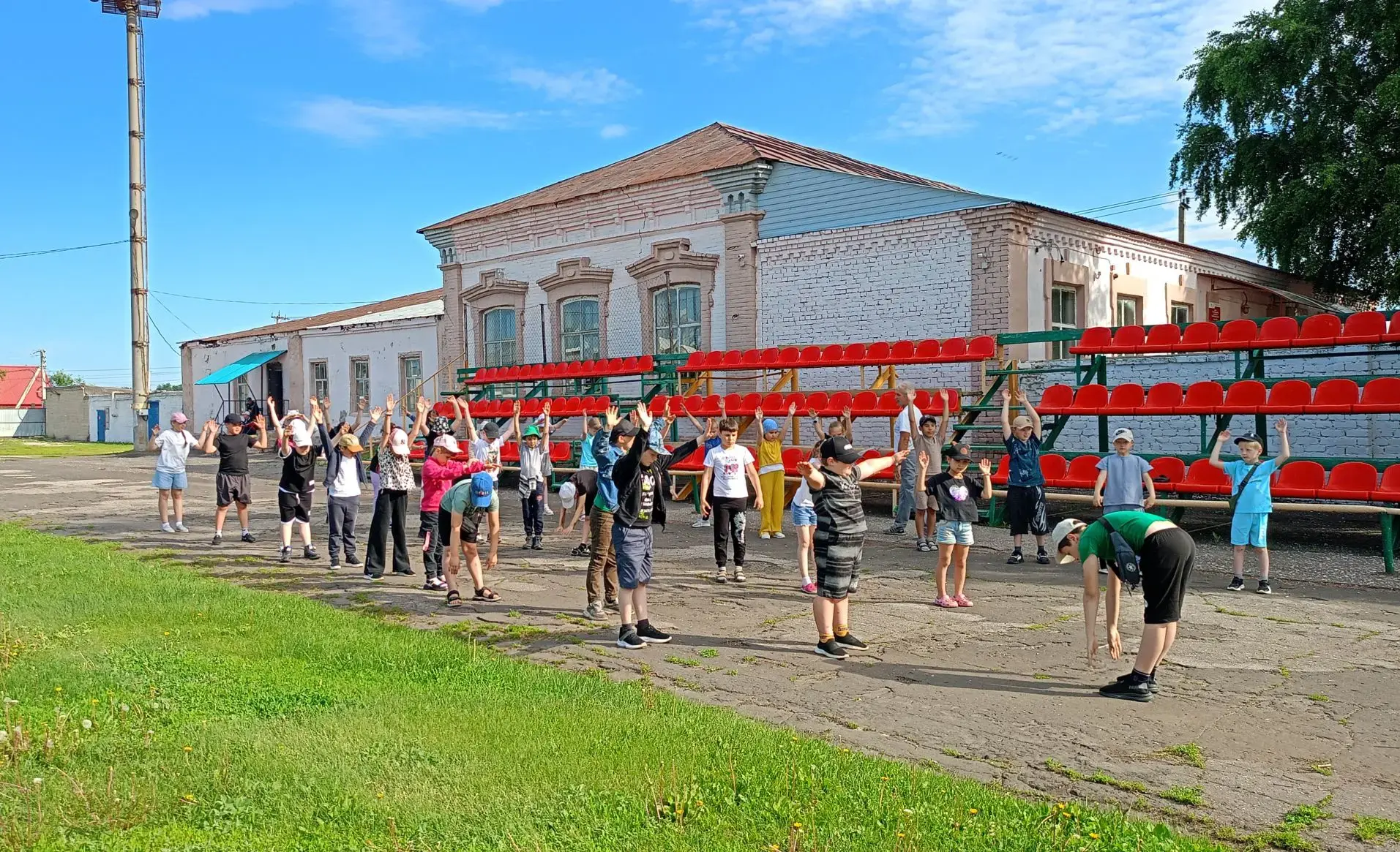 ☀️ ДЕНЬ В ЛАГЕРЕ  «СОЛНЫШКО»: море творчества, веселья и ярких эмоций! ☀️

Привет, друзья! Делимся з