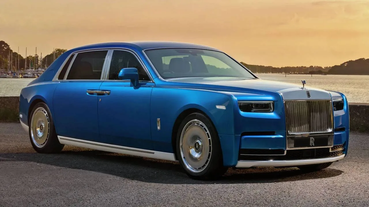 ⭐ Яхта на колесах: Rolls-Royce показал шикарный седан Phantom Regatta, который построил...