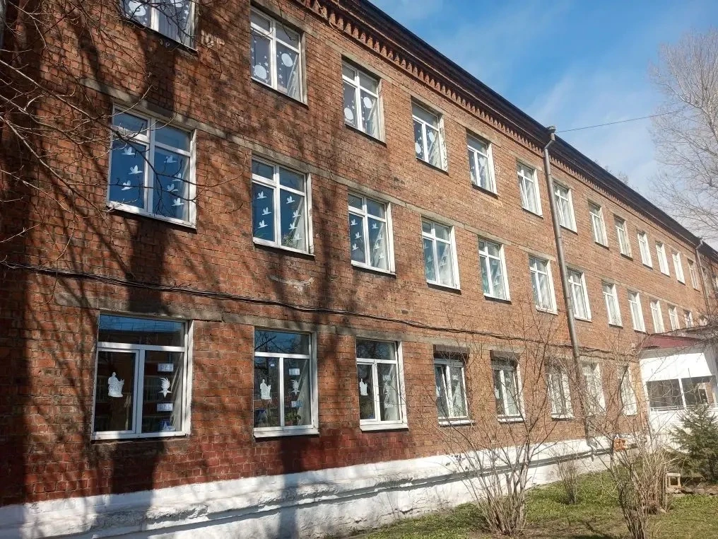 ‎Наша гимназия присоединилась к Всероссийской акции «Окна Победы» 🇷🇺 ‎ ‎В преддверии праздника учени