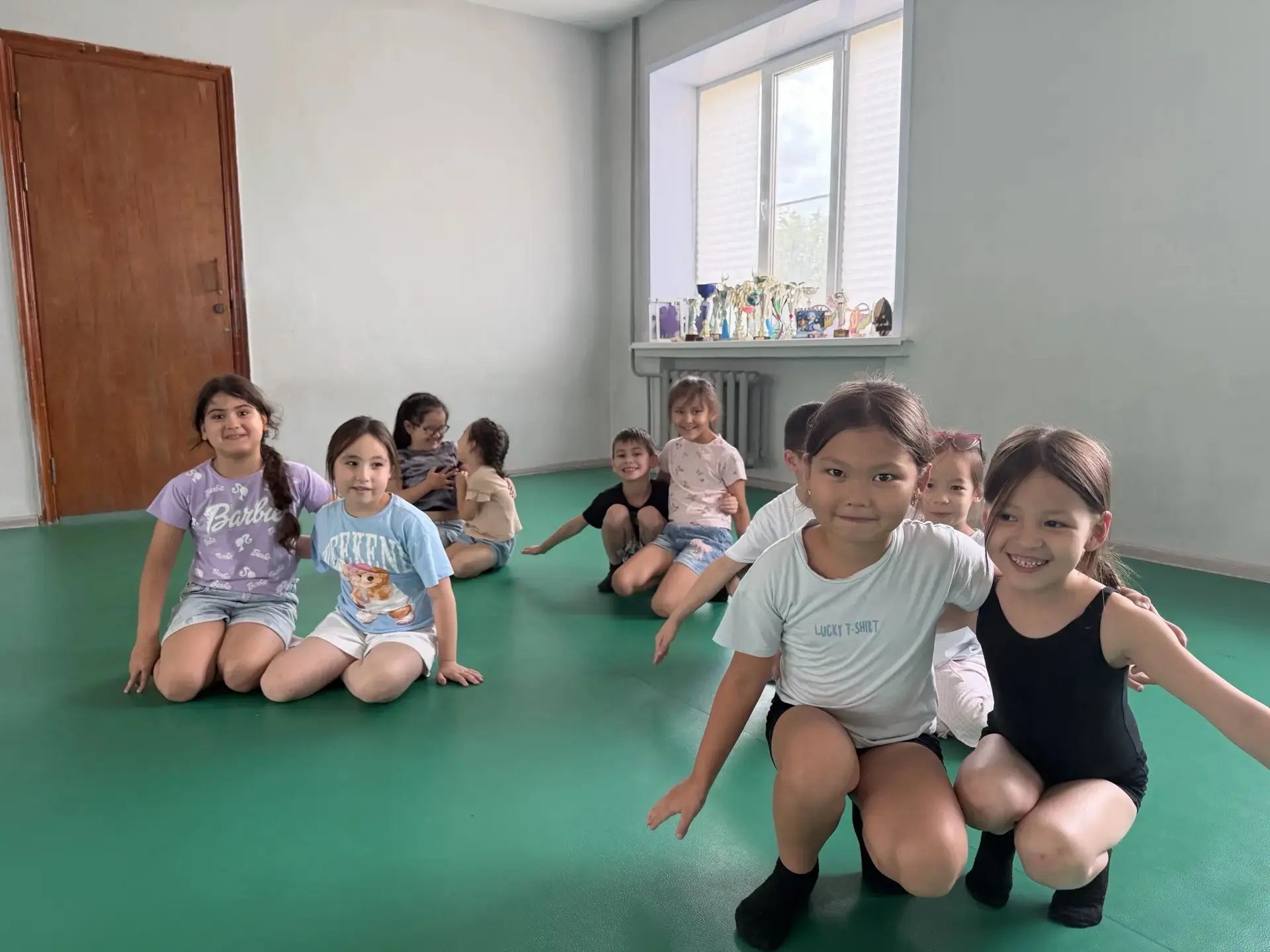 11 день в лагере "Нескучные каникулы".

Аутотренинг.Разучили ногайскую игру « Бакалар», « Мы с Тамар