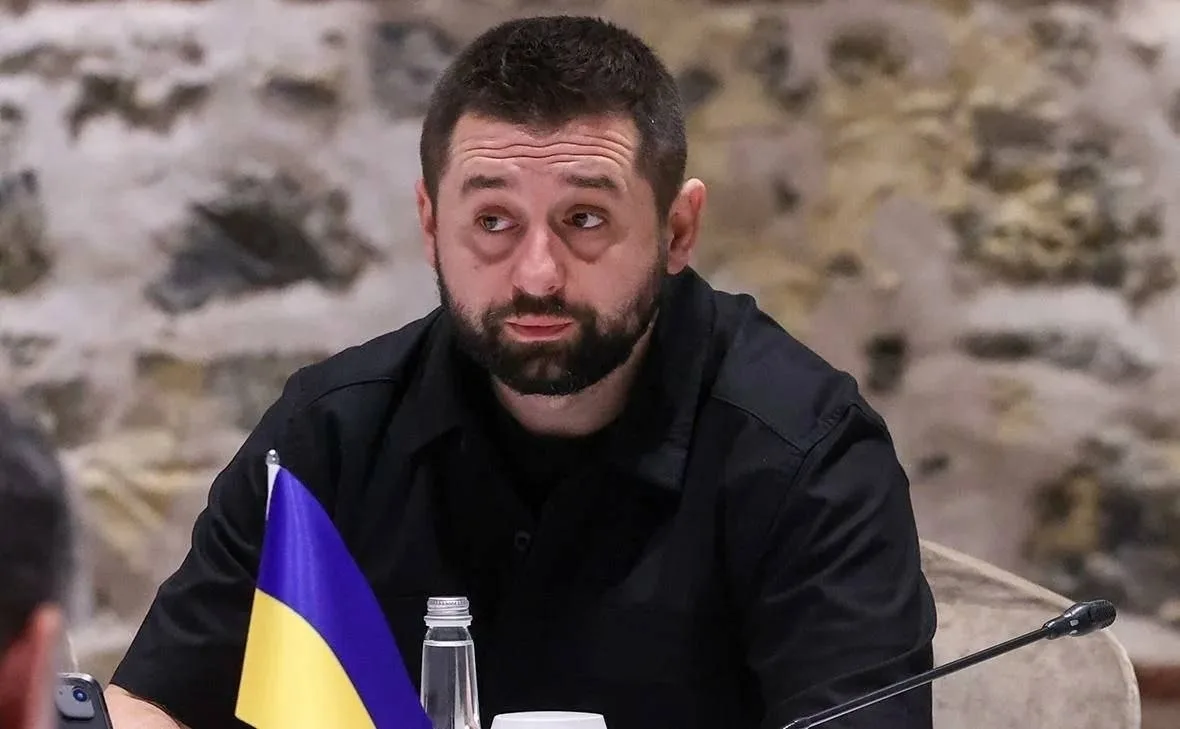 Главе украинской фракции «Слуга народа» Давиду Арахамии грозит подозрение как организат...