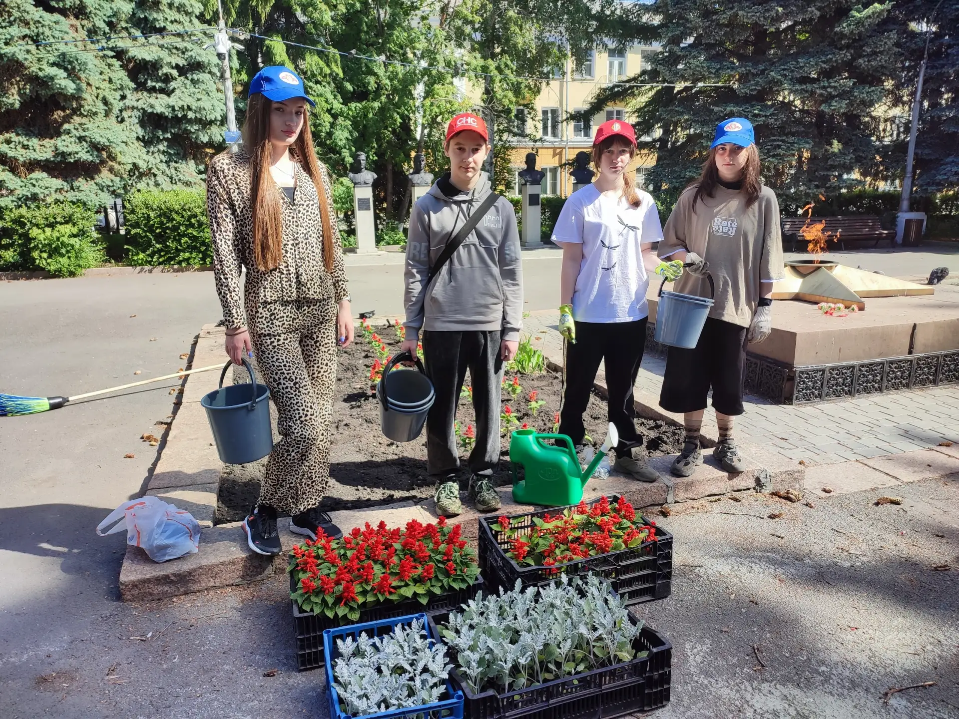 🌿 В КОПЕЙСКЕ С 1 ИЮНЯ НАЧАЛИ РАБОТАТЬ ТРУДОВЫЕ ОТРЯДЫ ПОДРОСТКОВ